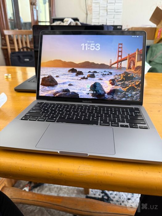 MacBook pro M1 8/256
