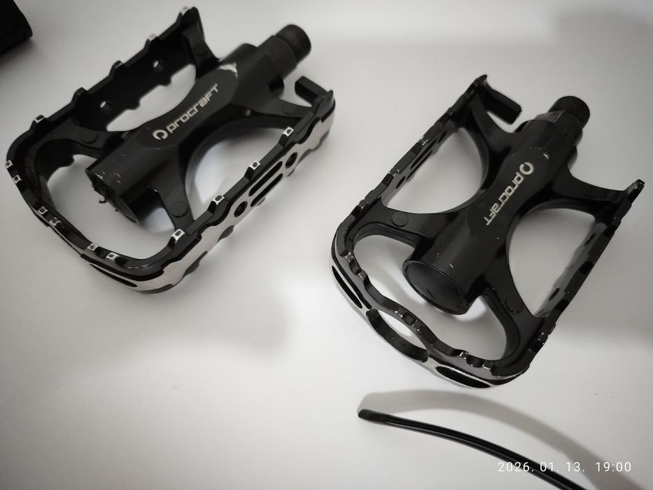 Vând Casca bicicleta Rockrider ,ochelari pedale,maner