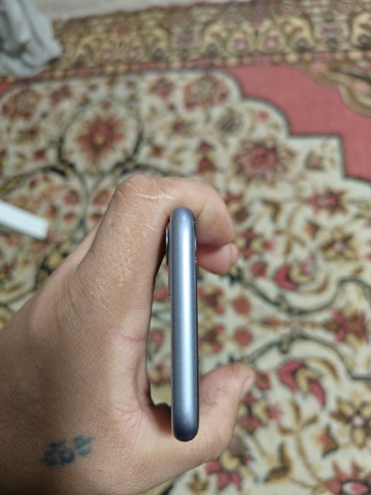 Продам iPhone 11