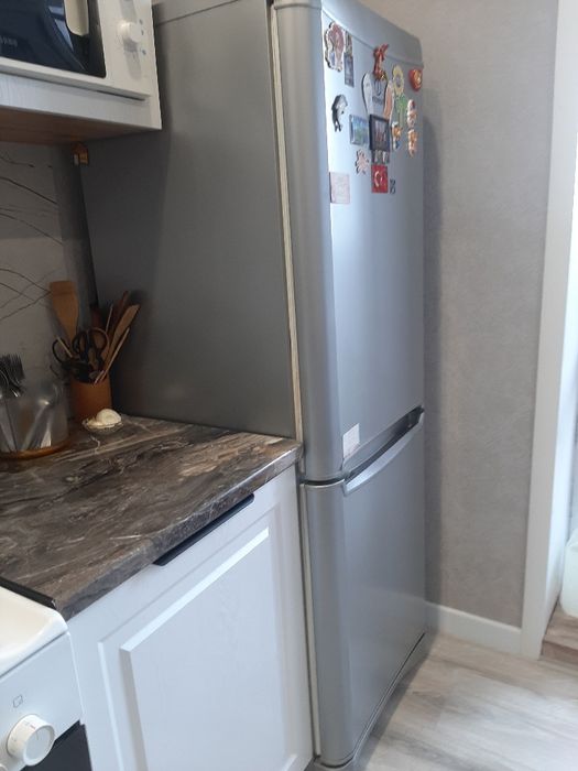 Холодильник двухкамерный