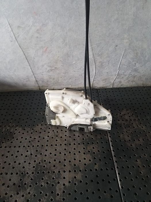 Broasca usa stanga fata suzuki sx4 ey gy 8220279j10