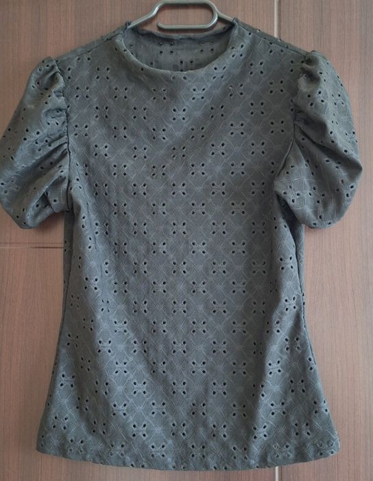 Дамски блузи с дълъг и къс ръкав