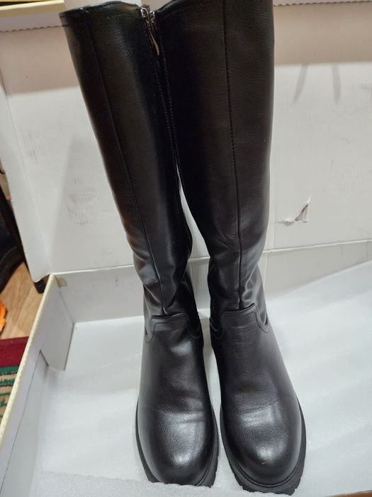 Продам зимний обувь