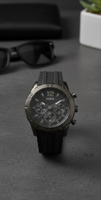 Стилен GUESS Chronograph – Мат Черно и Сиво
