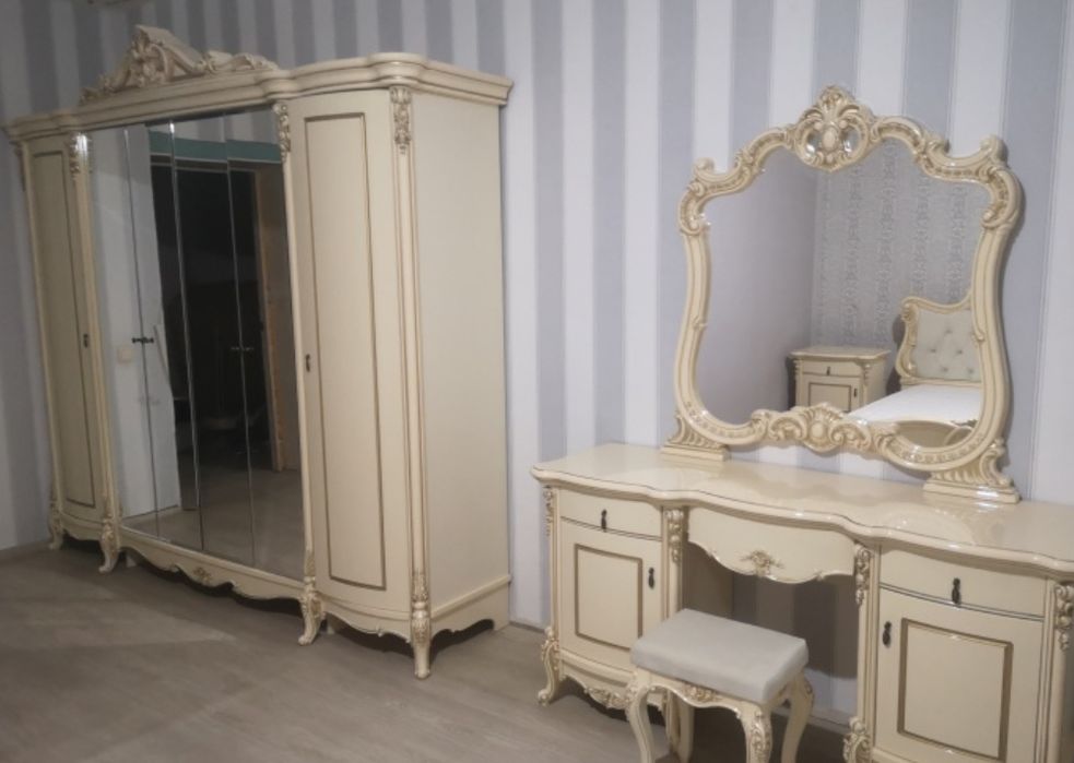 Спальный гарнитур