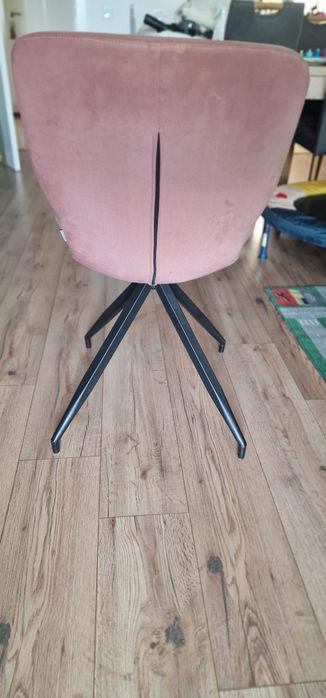 Стол розов  KARE