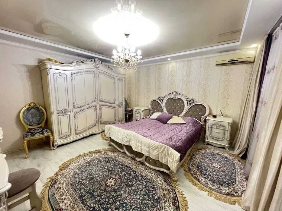 *метро Айбек,улица Саида Барака,3ком квартира 74м2.Под сдачу в центре