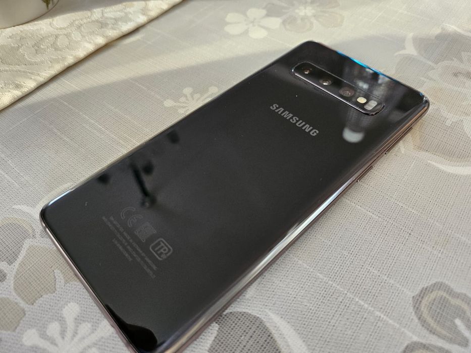 Продам Samsung s10 128 гб