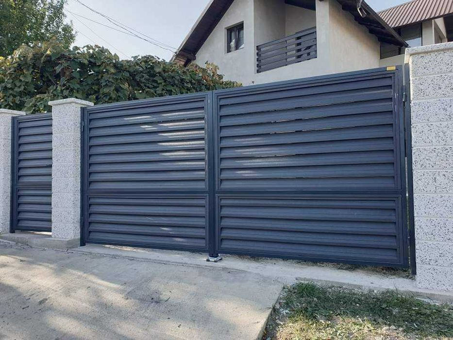 Garduri din panouri stil jaluzele, sipca metalica, tabla, plasa si BCA