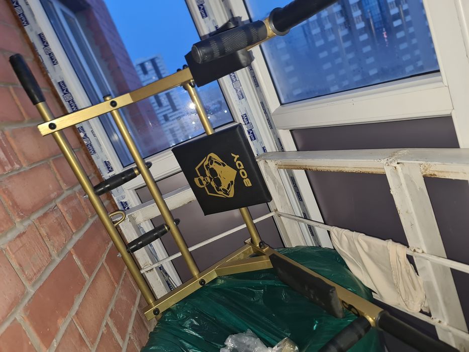 Дом и сад.Турник настенный.