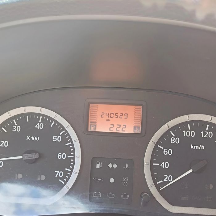 Vând Dacia Logan 1 4 benzină