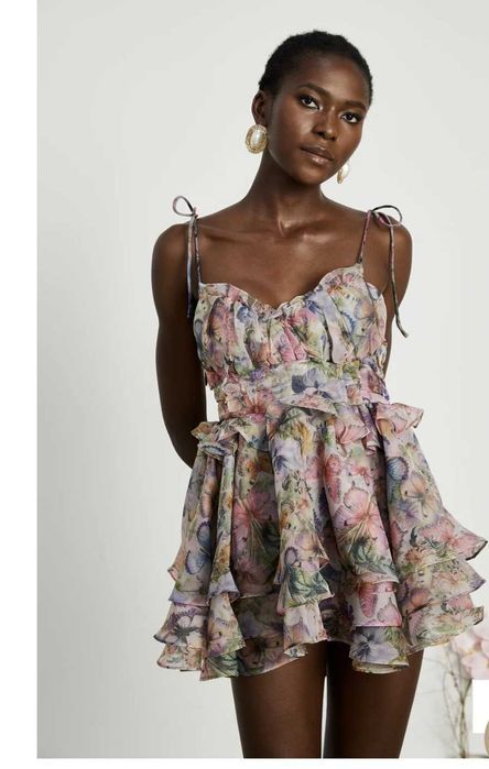 Нежна рокля с пеперуди. Размер хс/с