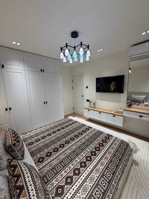 Сдается новая квартира рядом с м. Дружба!