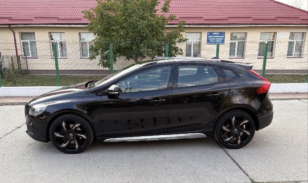 VOLVO V40 2013 — imagine 2