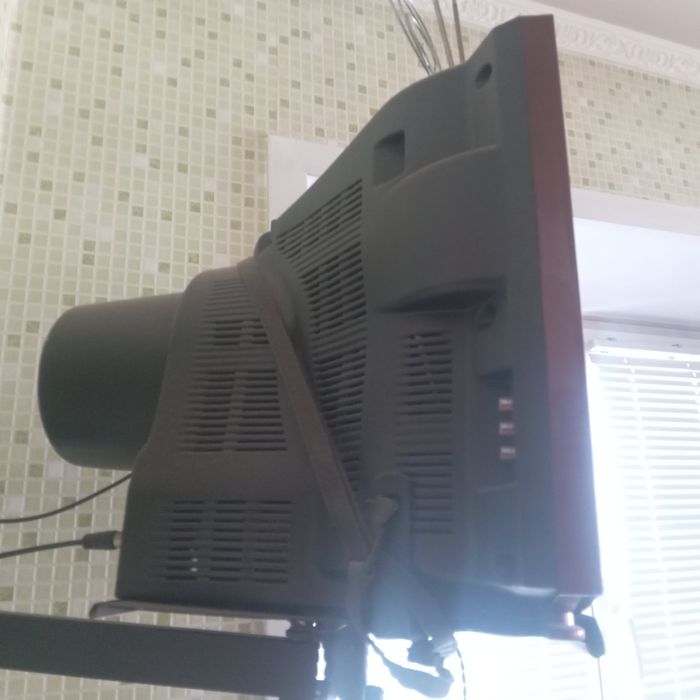 Продам телевизор LG-5000т.