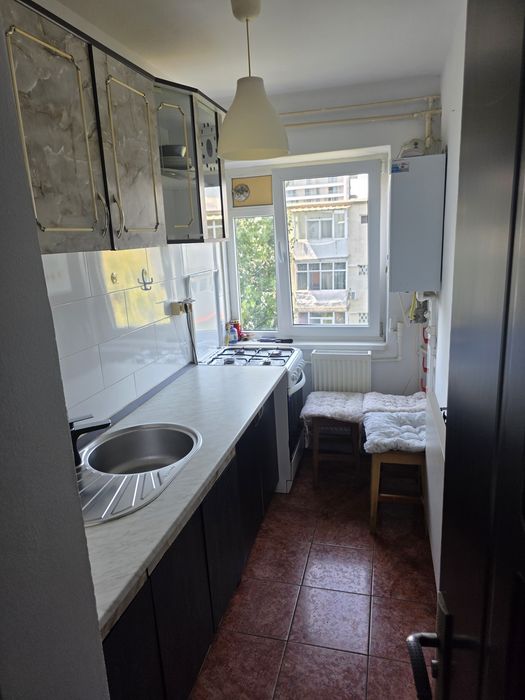 Inchiriez apartament
