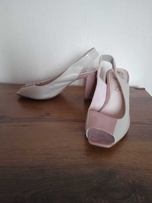 туфли открытые лаковые