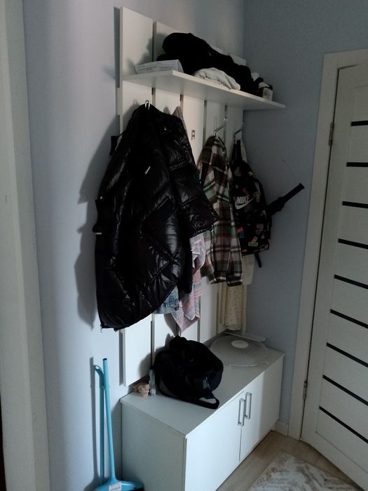 Продам шкаф для обувной и вешлко