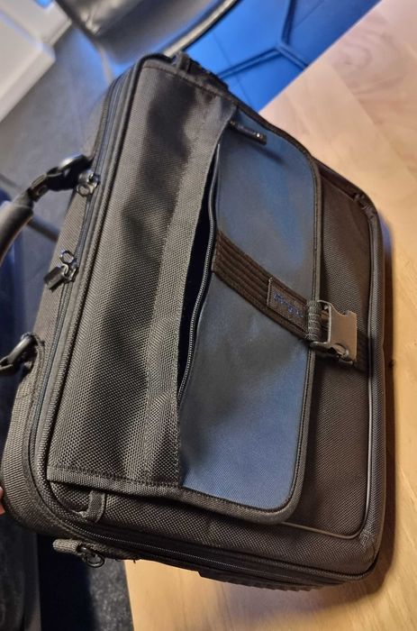 Geanta laptop Targus