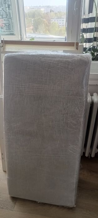 Pat - pătuț Ikeea lemn alb saltea cocos