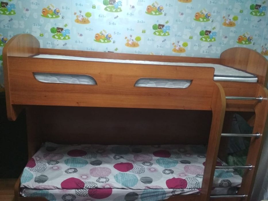 Двухъярусная кровать