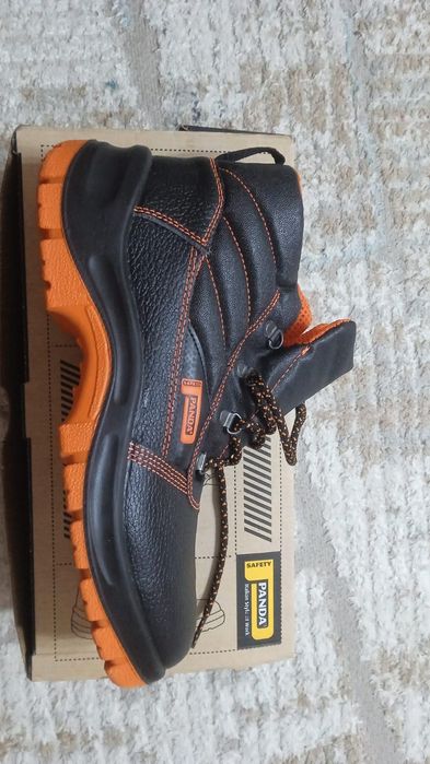 Продам спец обувь 42 размер, новые