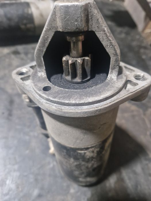 Продам запчасти 406