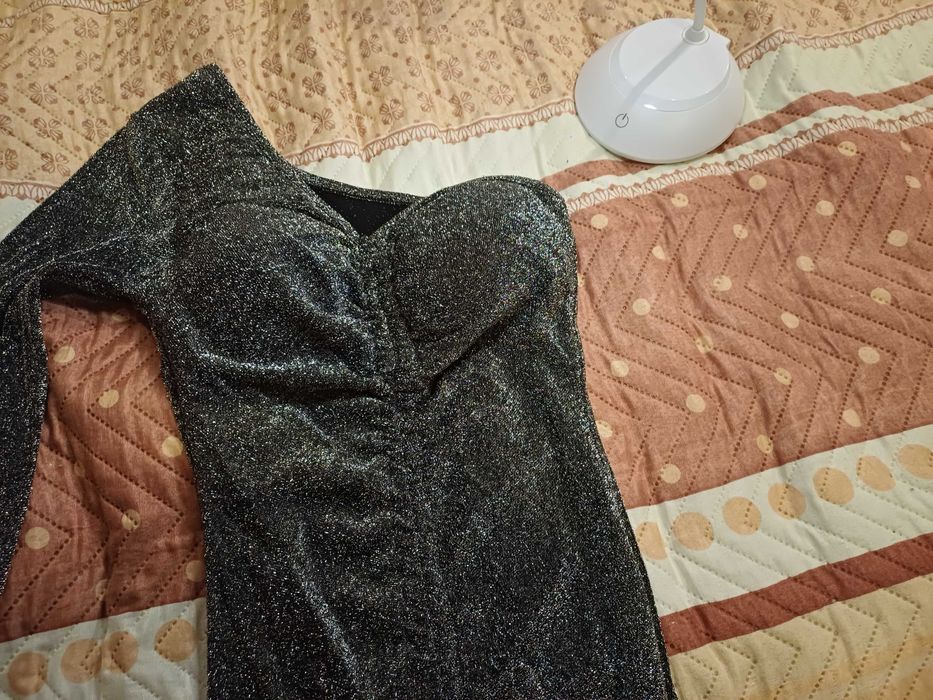 Продавам рокля размер S