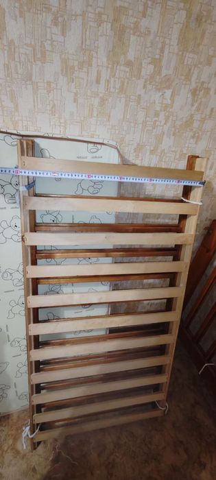 Отдам деревянный манеж