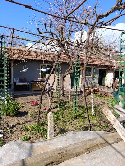 Продавам къща в с. Победа