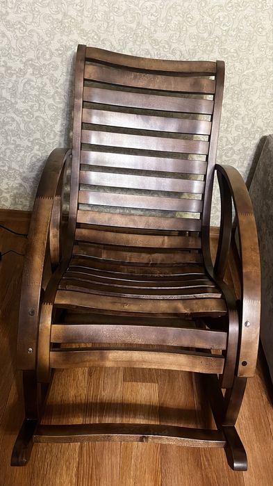 Продам кресло- качалку