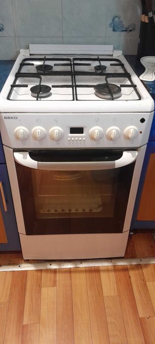 Продам газ плиту