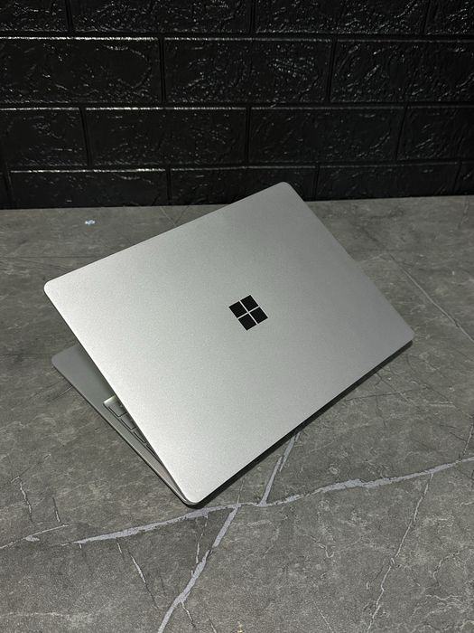 Microsoft Surface Go