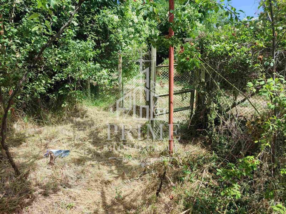 Парцел в Варна-м-т Боровец - юг площ 600 цена 72600