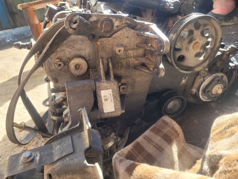 Продам двигатель под разбор