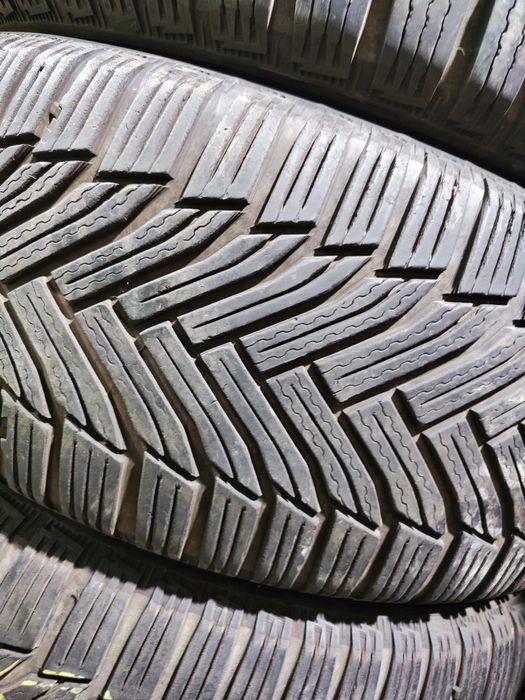 4 бр зимни 225/50/17 Michelin