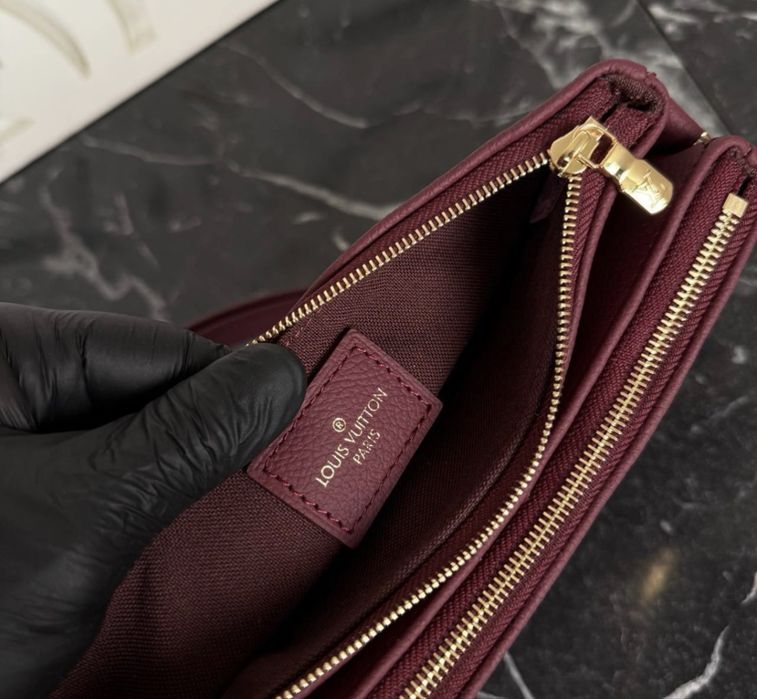 Louis Vuitton Liv Pochette