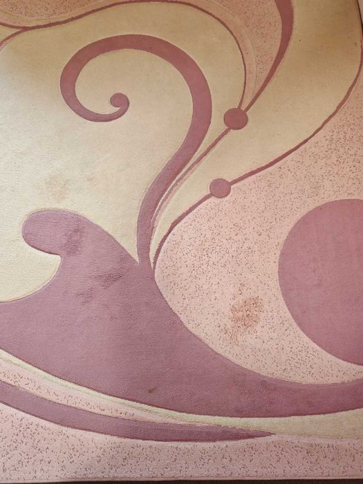 Килим  160х230  има леки следи от употреба