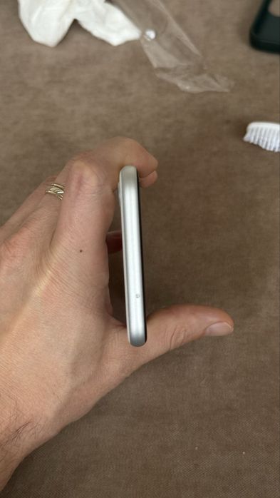 iPhone SE2020 в отличном состоянии 128Gb