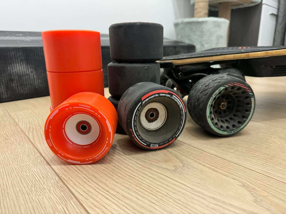 Meepo Voyager електрически скейтборд + 3 комплекта гуми + аксесоари