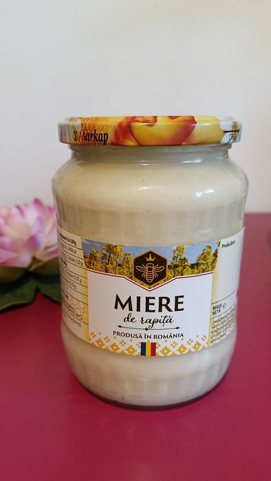 Miere de albine din stupină proprie