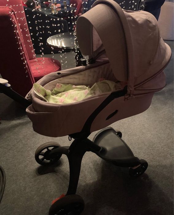 Продам коляску stokke