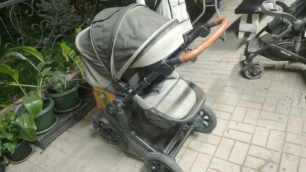 Детская коляска срочно