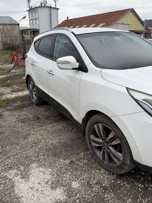 На части 2014 HYUNDAI IX35 2.0 CRDI Dh4A автомат джанти 18”