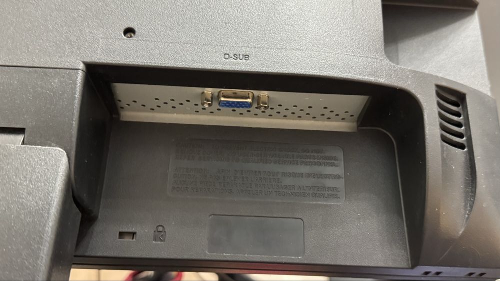 Монитор 19" LG E1911S-BNX (LED, Широкоформатный)