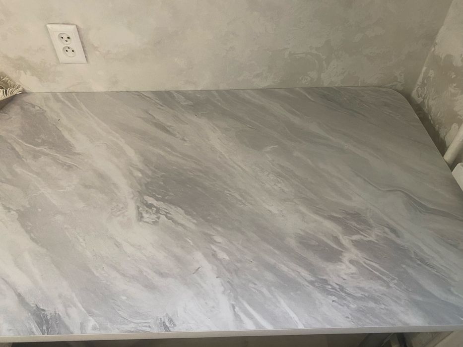 Продам стол кухонный, для гостинной