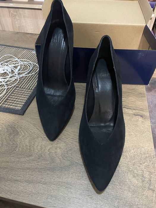 Дамски велурени обувки