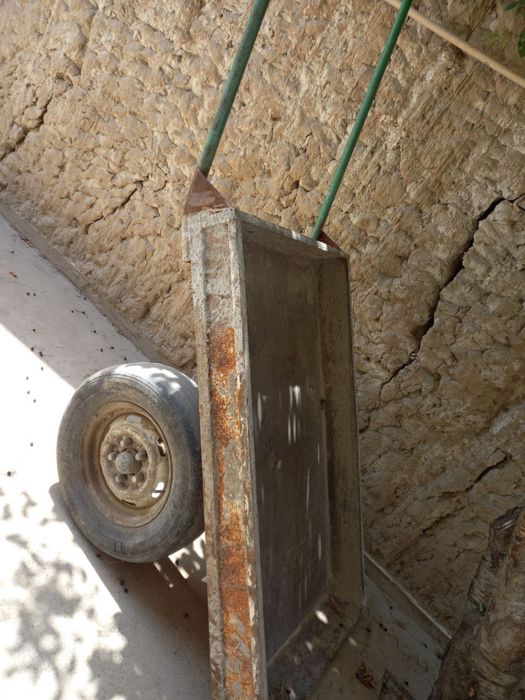 Arava (телешка) sotiladi ishchi holatda