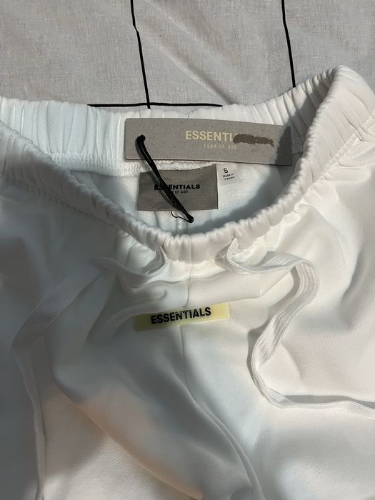 Pantaloni de trening essentials albi