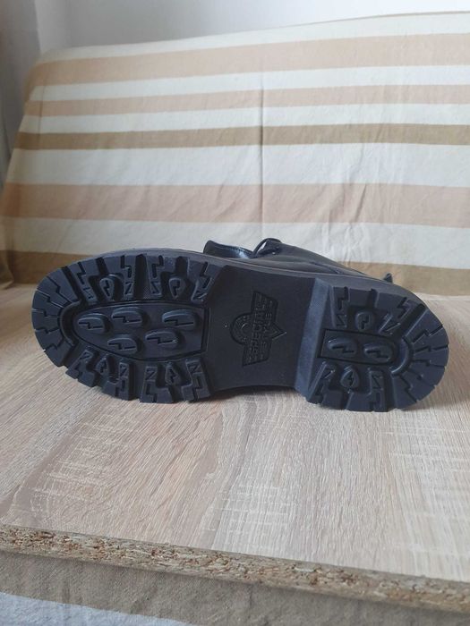 Bocanci noi, de piele, imblaniti, masura 46